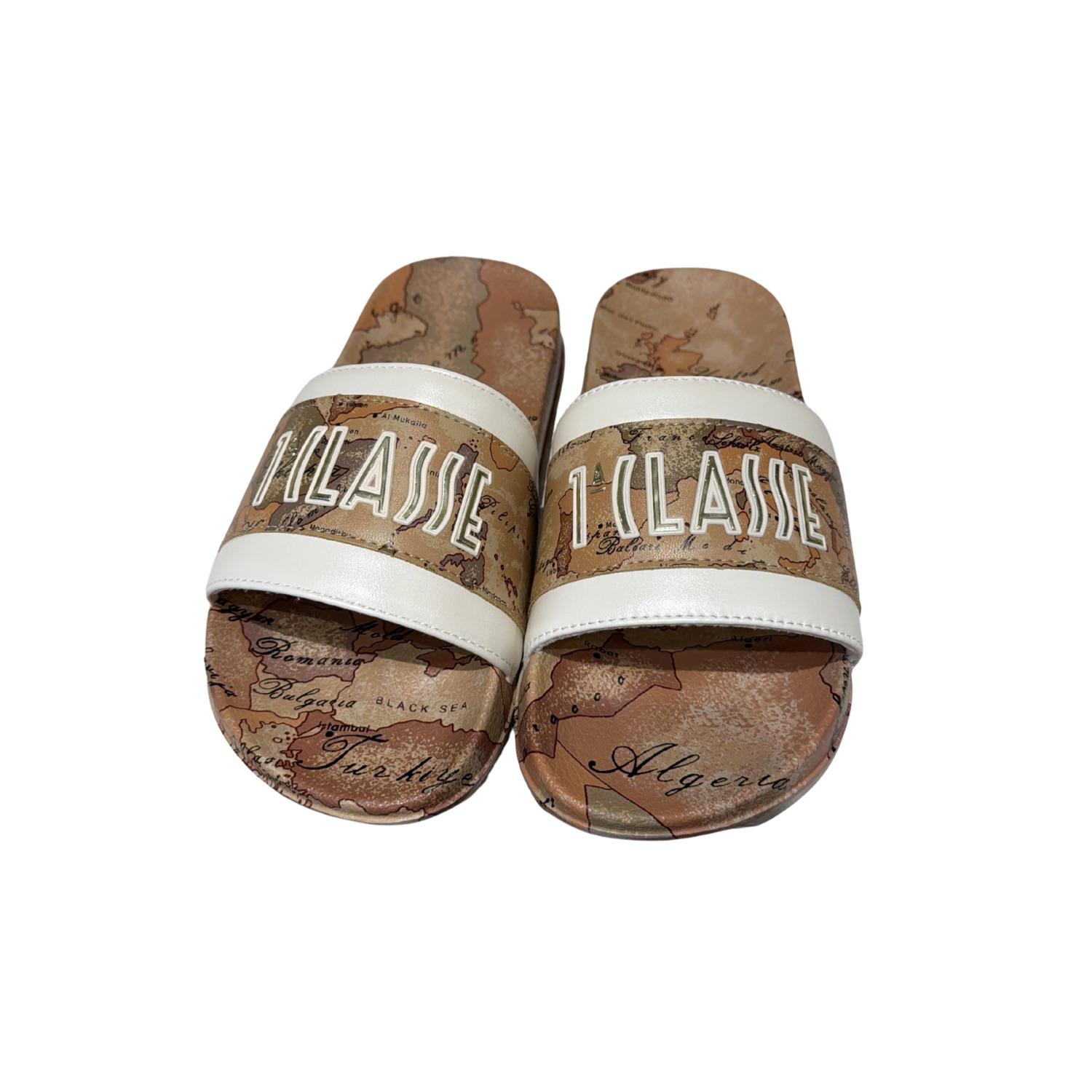 Alviero Martini - N.39 Ciabatte in gomma Geo Classic, beige e Bianca