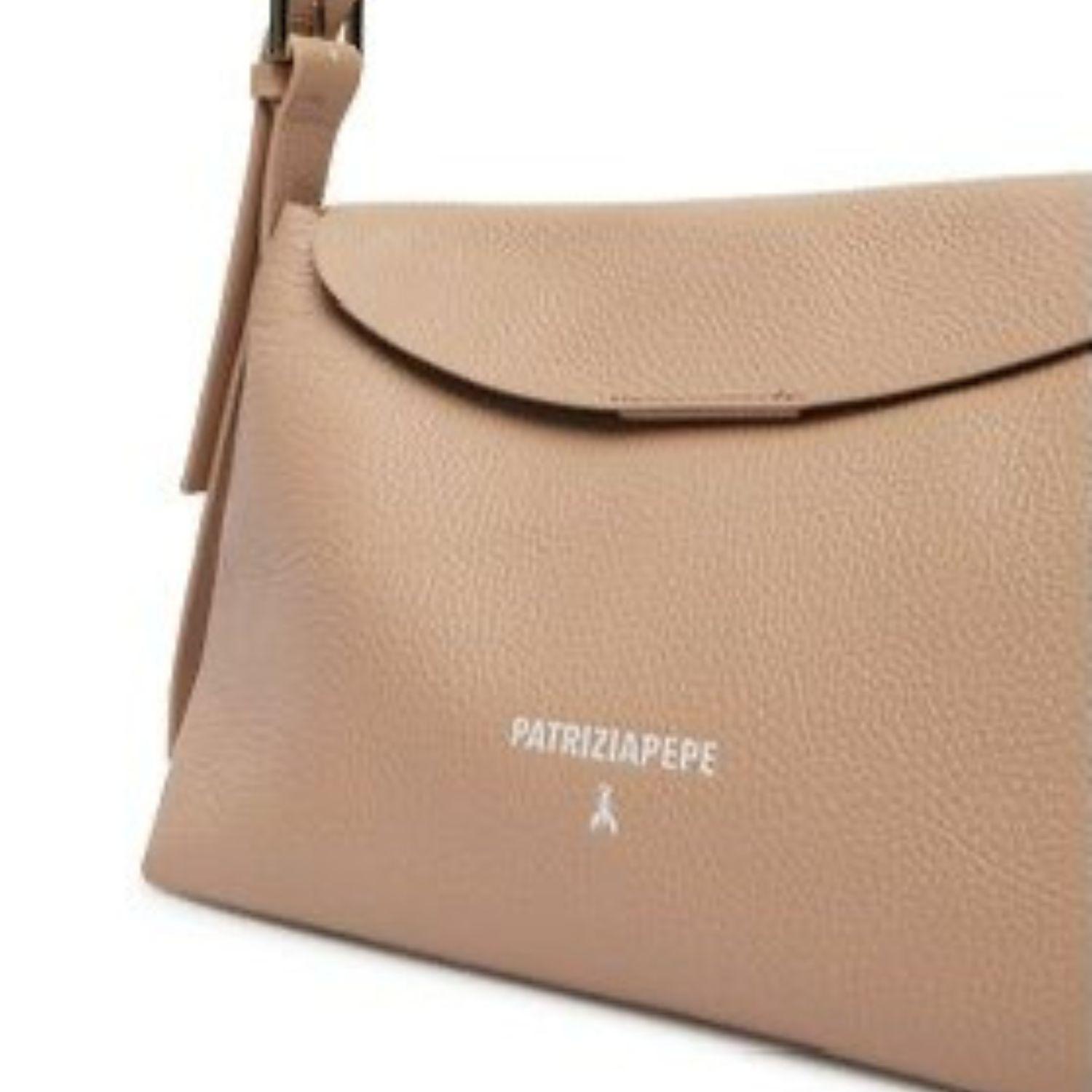Patrizia Pepe - Borsa media a tracolla never complete in pelle martellata, Beige