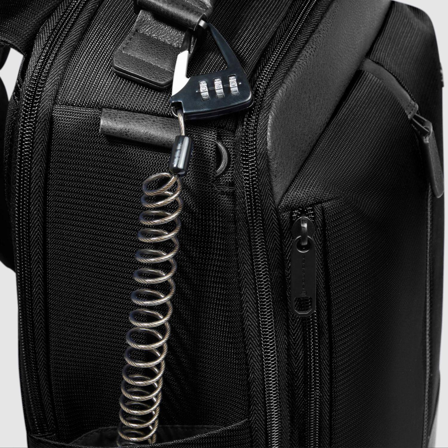 Zaino da viaggio porta pc 14" in tessuto riciclato,, Nero