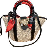 Rue Madam Paris - Borsa a mano in paglia con dettagli bandana nei manici, Nero e Rosso