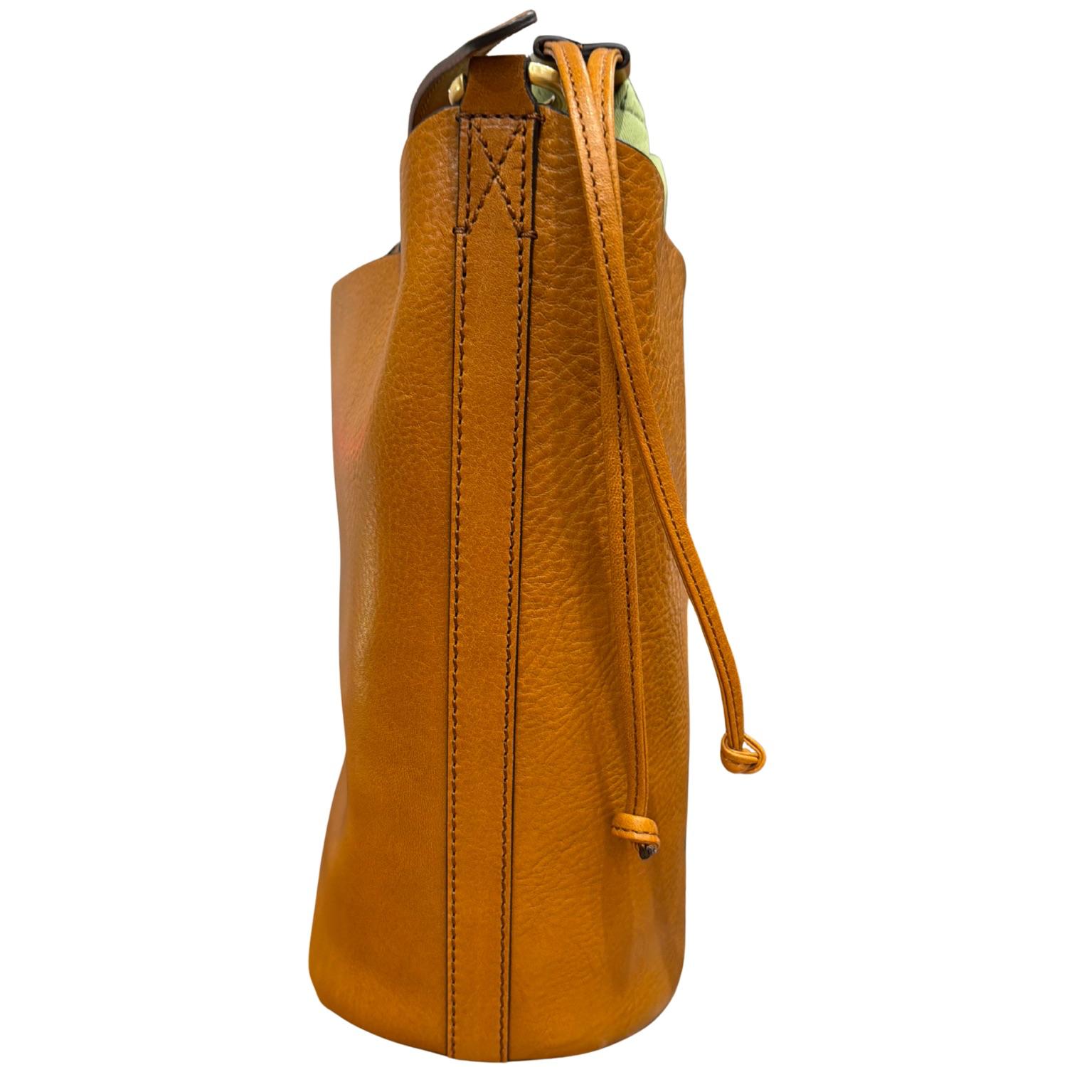 The Bridge - Borsa a secchiello in pelle con chiusura a coulisse SS26, Cognac