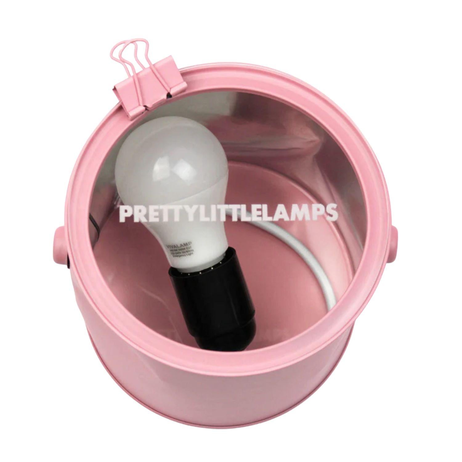 Lampada latta ammaccata Girls don't Cry Rosa