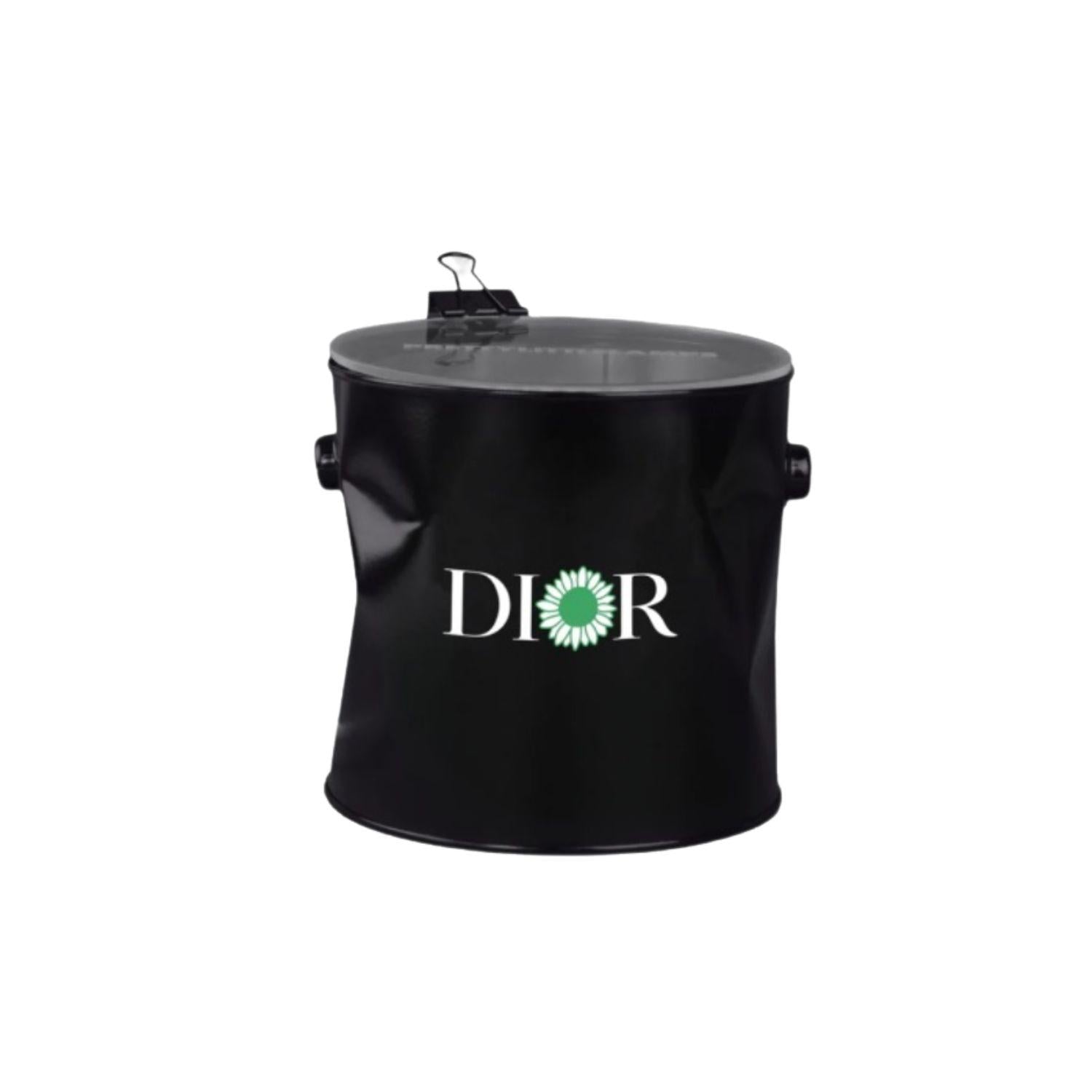 Lampada latta ammaccata Dior Nero