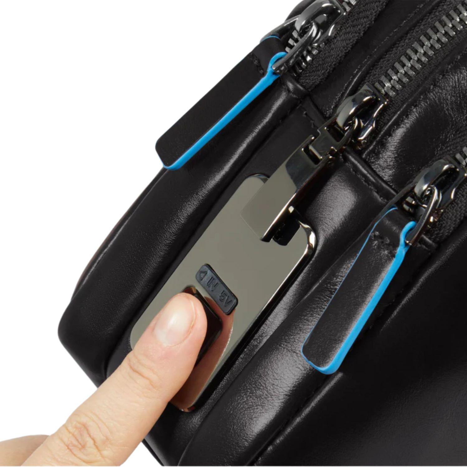 PIQUADRO - Pochette uomo con chiusura a impronta digitale, Mogano