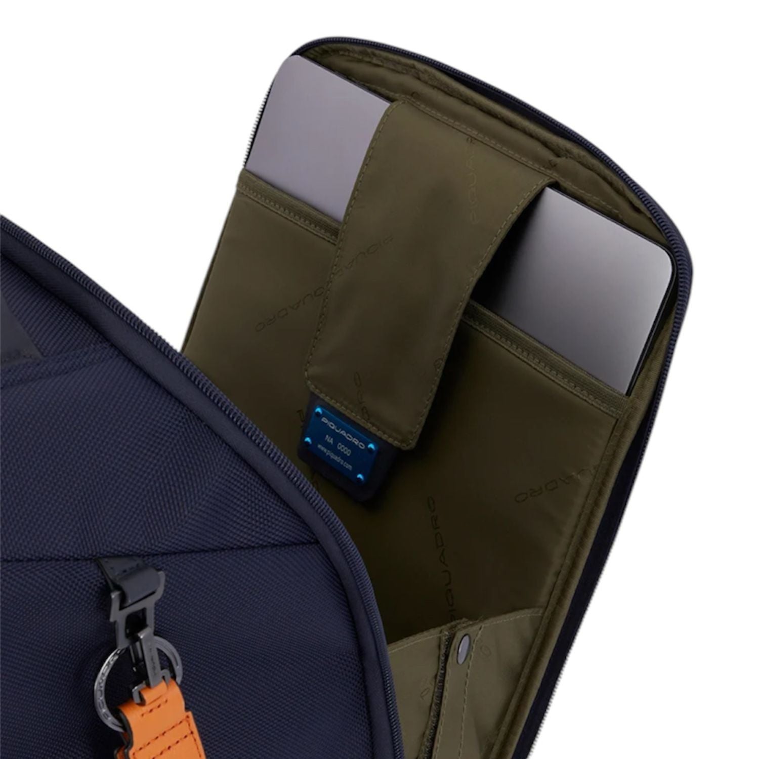 PIQUADRO -Trolley cabina portabile a zaino in tessuto riciclato Brief2, Blu