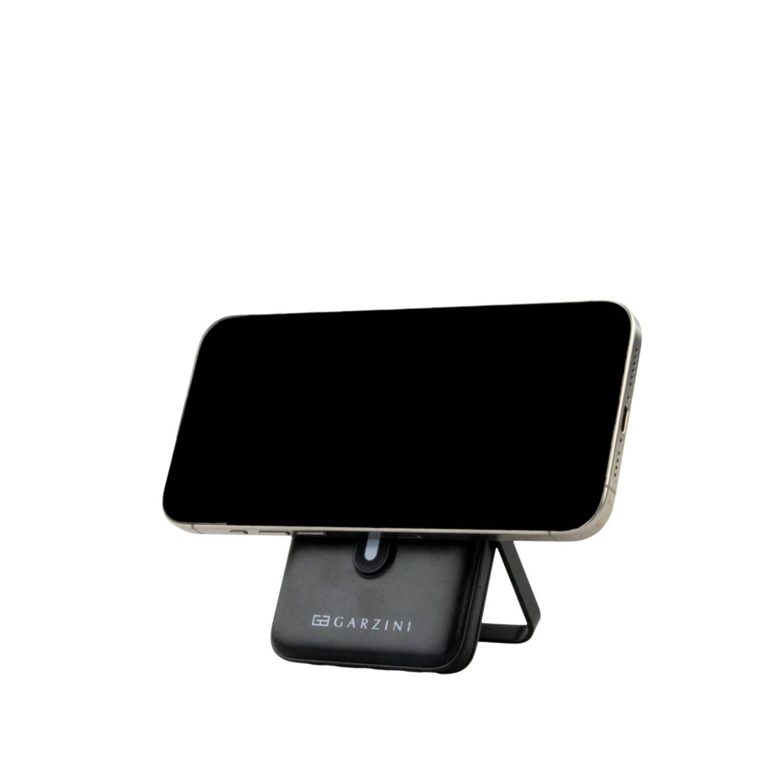 Garzini - Magsafe powerbank con cavi lightning USB-C e Micro-USB, Nero